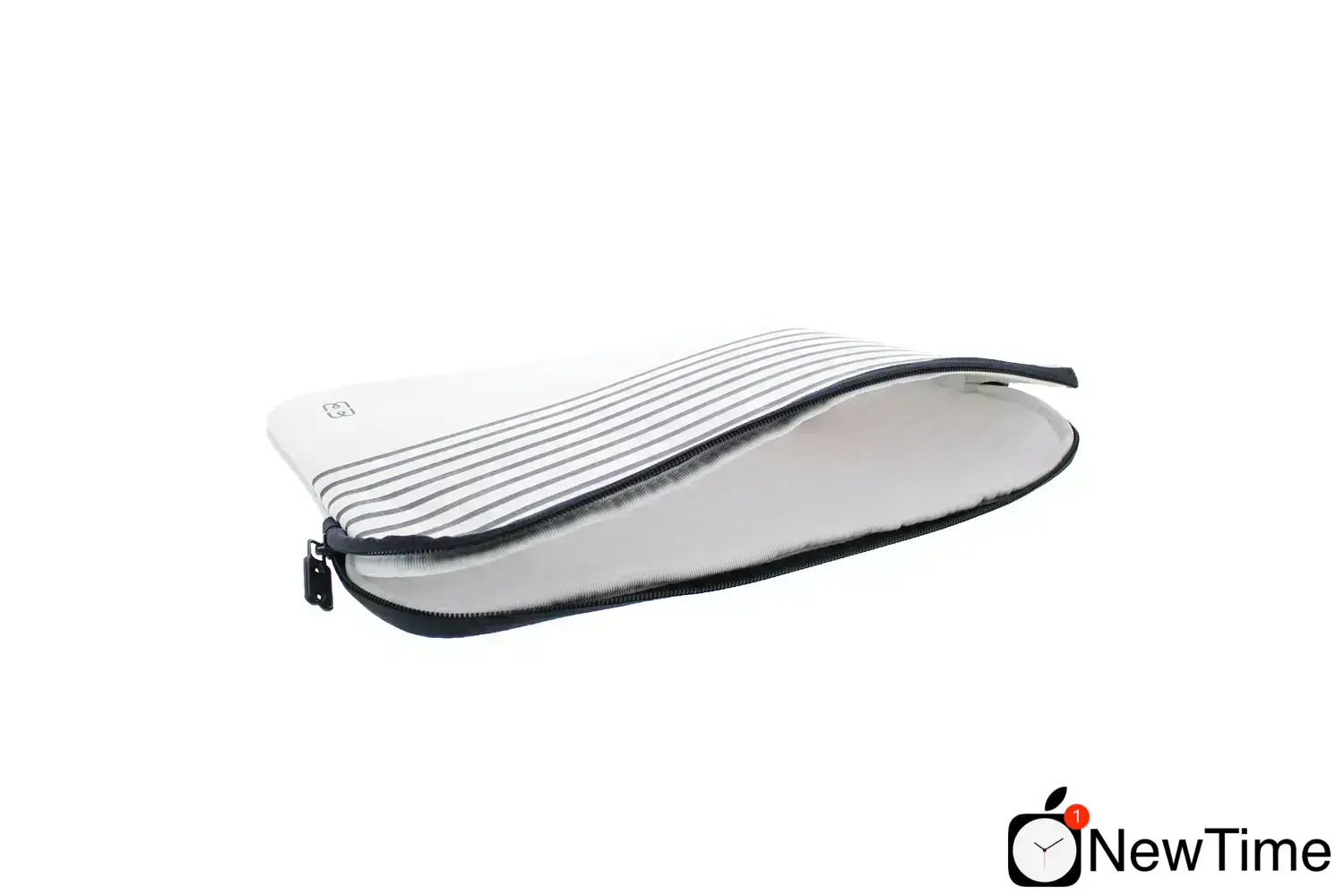 Чехол MW Sleeve Case White Mariniere for MacBook Pro 13" with/without Touch Bar (MW-410066)